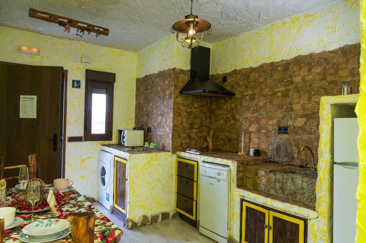 El Eden De Javier Guest House Robledillo Exterior photo