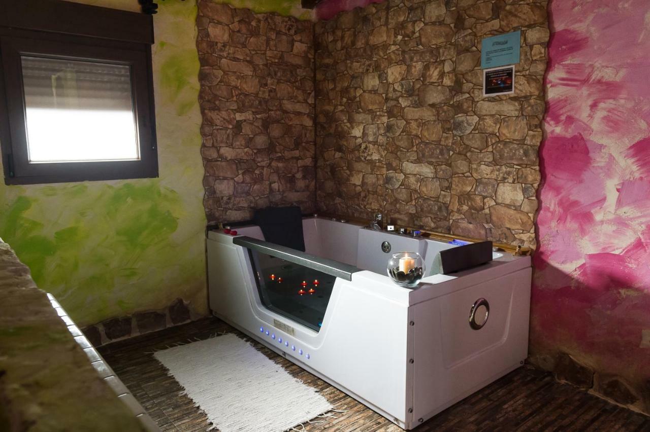 El Eden De Javier Guest House Robledillo Exterior photo